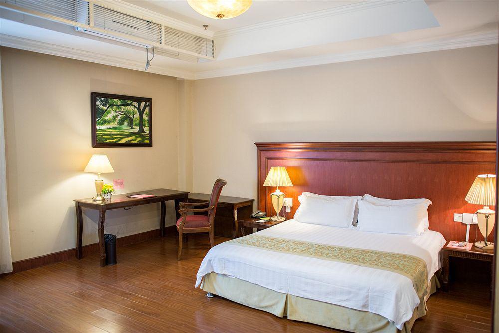 Junius Boutique Hotel