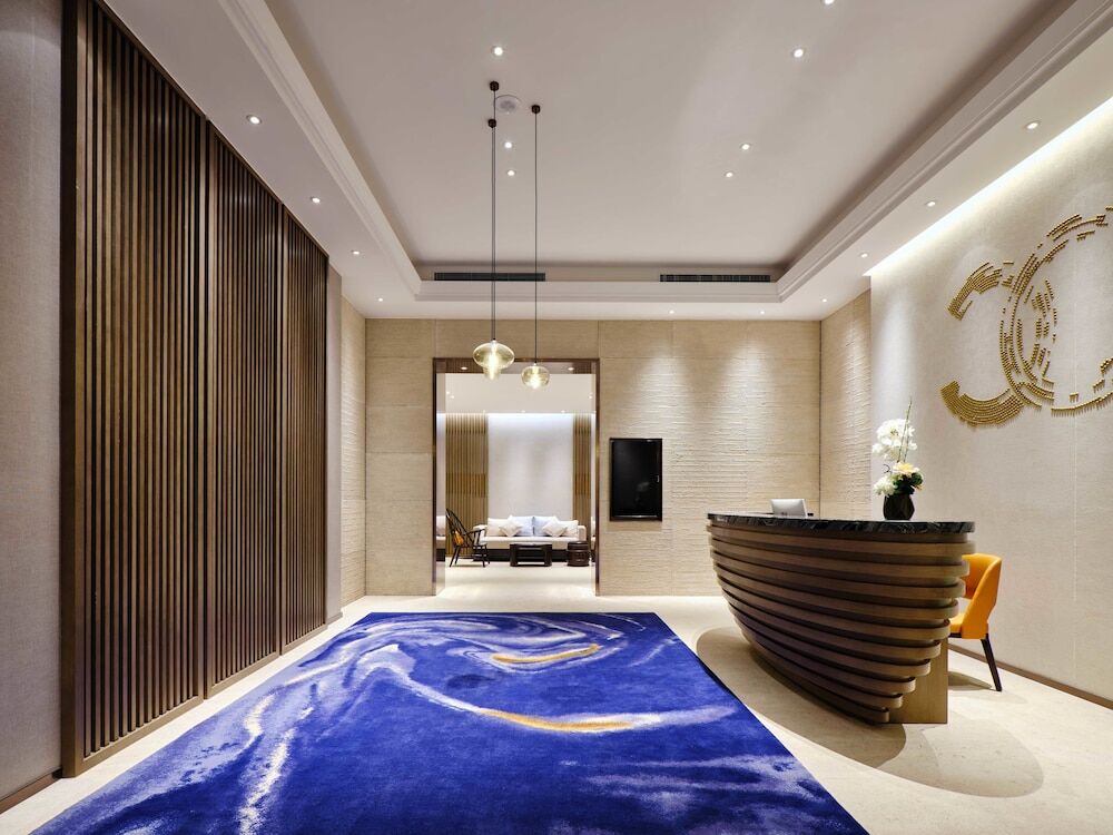 The Qube Sanjiagang - Offer Pudong International Airport And Shuttle Hotel 5*