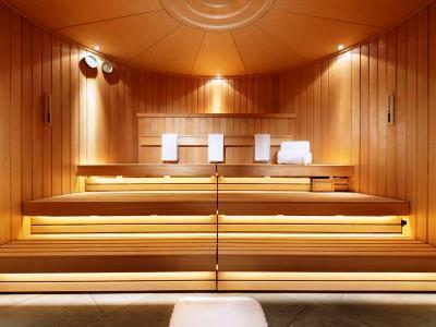 Otel The Middle House 5*
