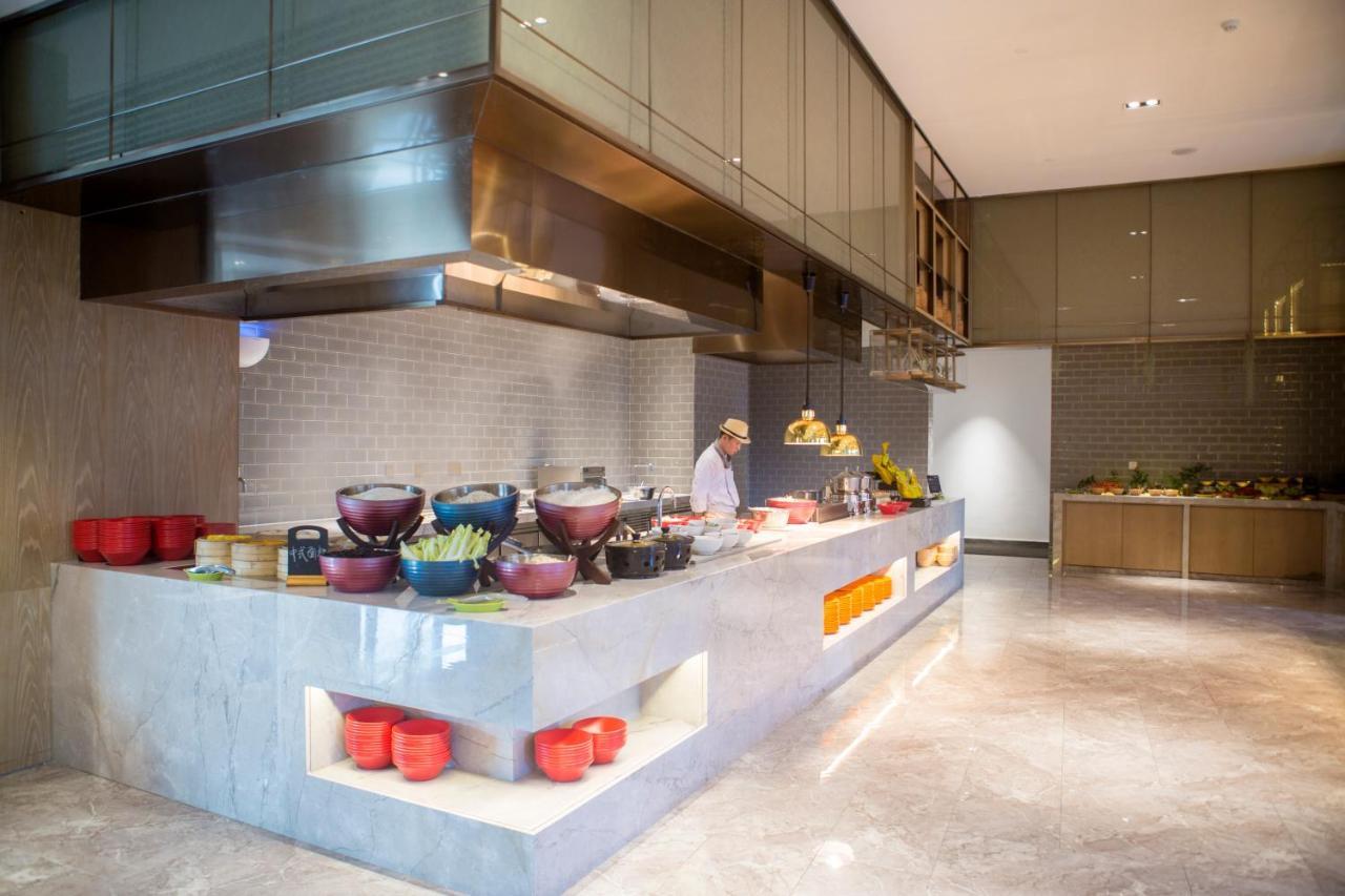 The Qube Sanjiagang - Offer Pudong International Airport And Shuttle Hotel 5*