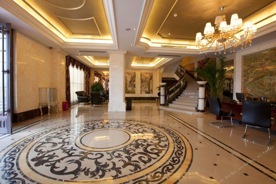 Friend Hotel 4*