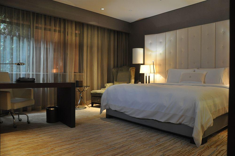 Royal International - Pudong International Airport Otel 5*