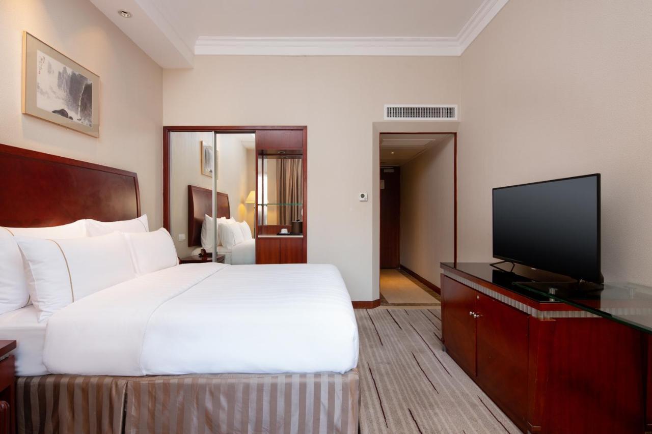 Jianguo 4* Shanghai