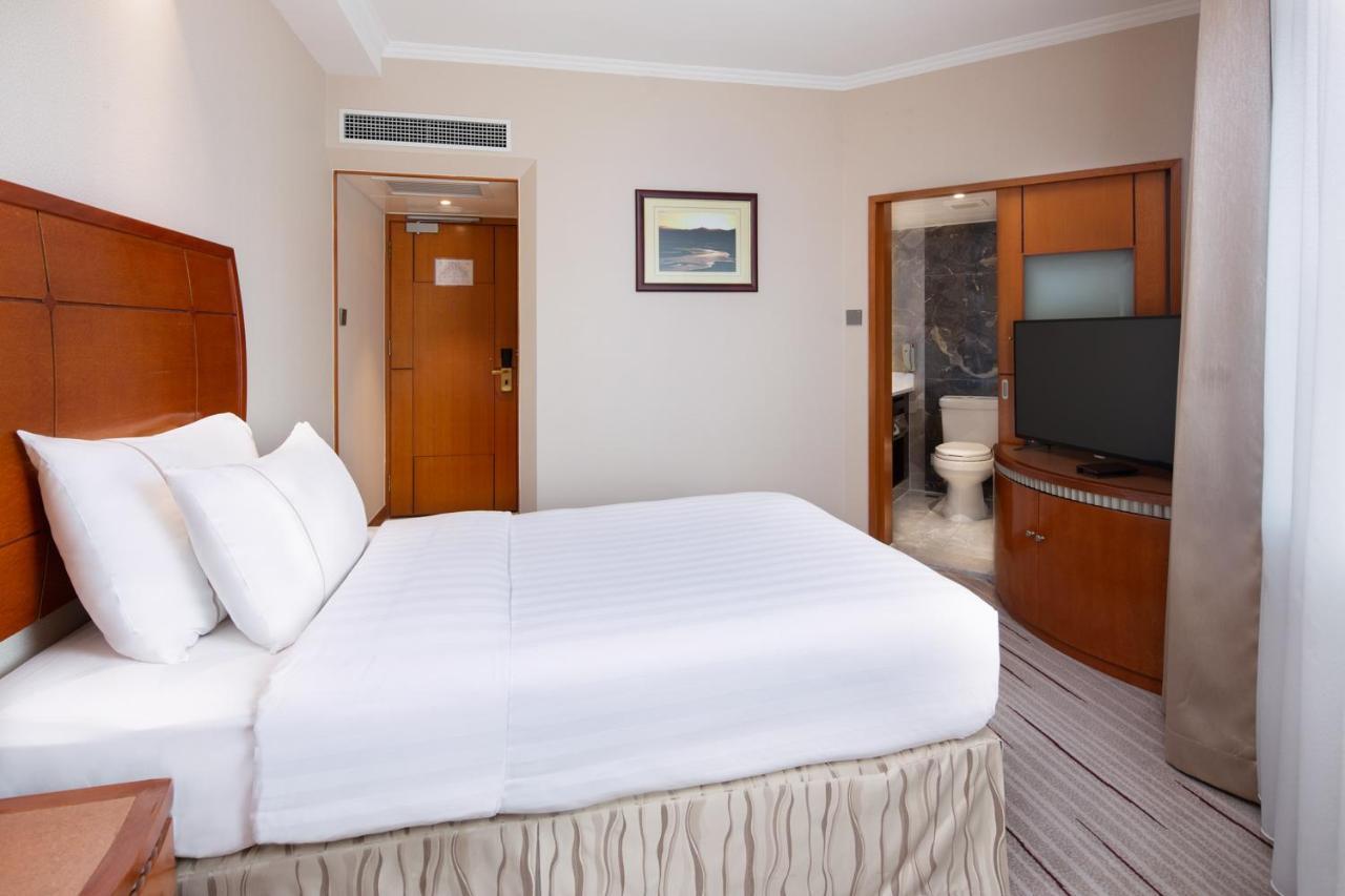 Jianguo Hotel 4*
