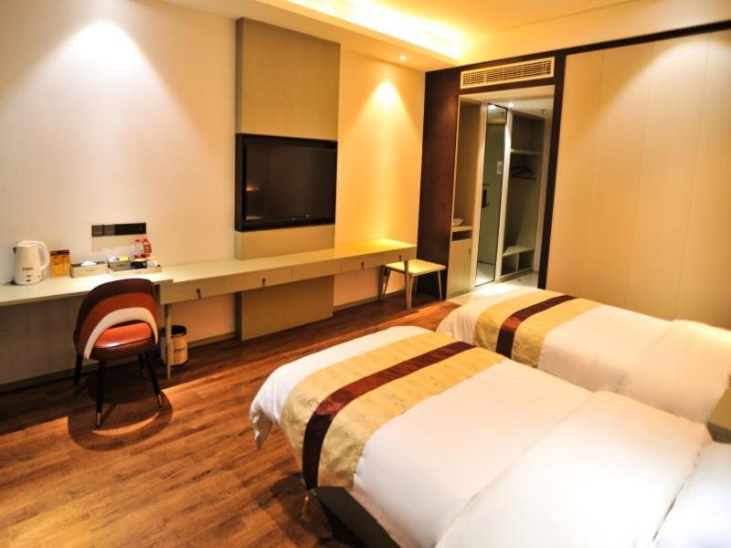 Gya Fengxian New Town Railway Station Jinhai Road Hotel