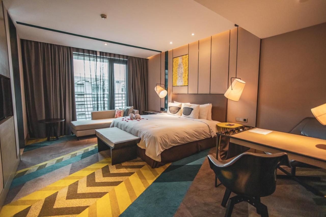 Minimax Premier Hongqiao Hotel
