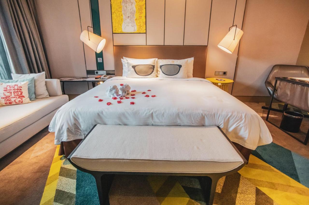 Hotel Minimax Premier Hongqiao 5*