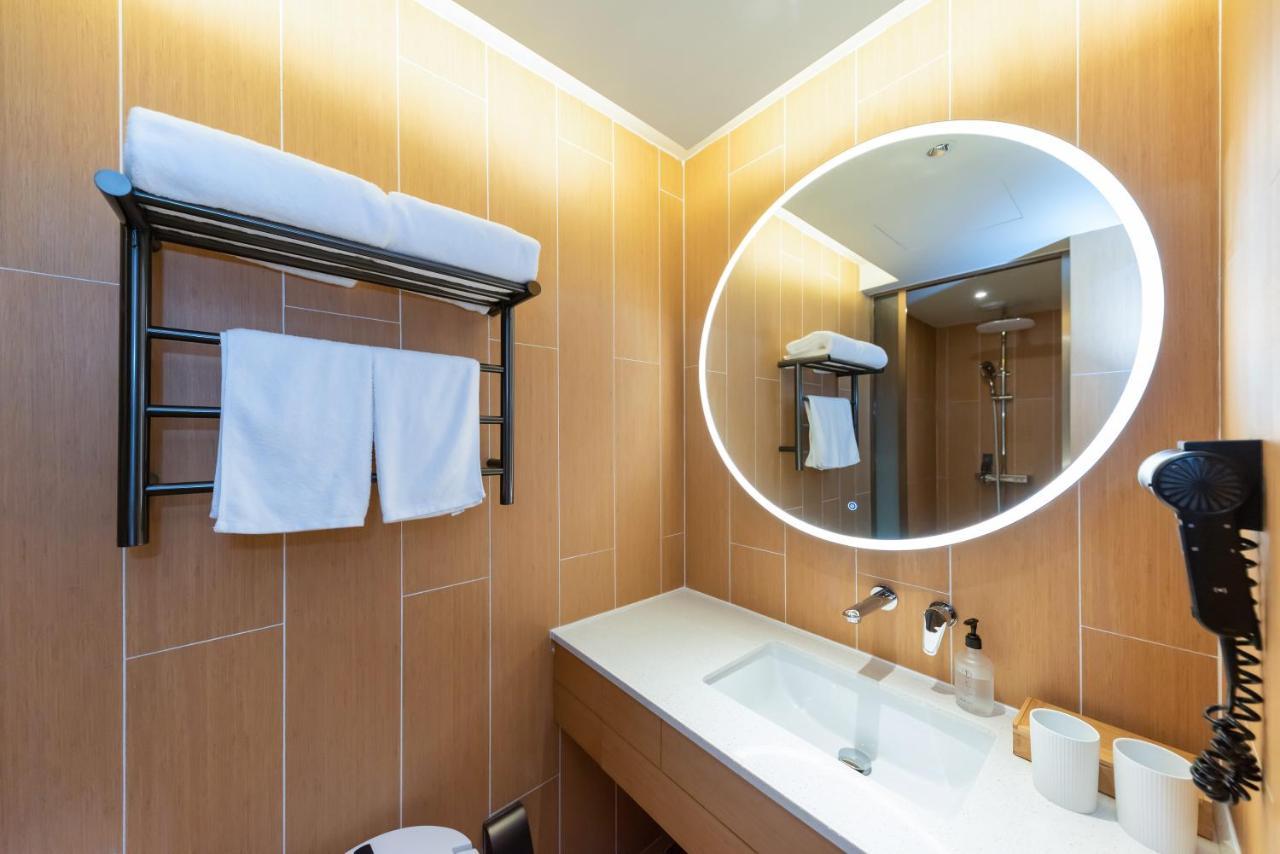 Ji People's Square Fujian Middle Road Hotel Shanghai