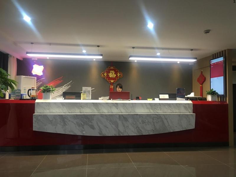 Thank Chain Baoshan District Yang Hang Town Hotel 3*