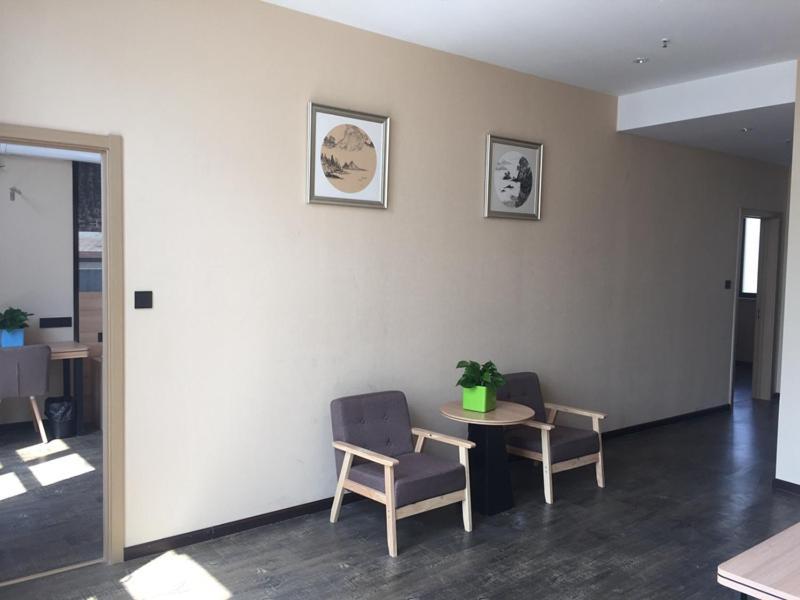 Thank Chain Baoshan District Yang Hang Town Hotel
