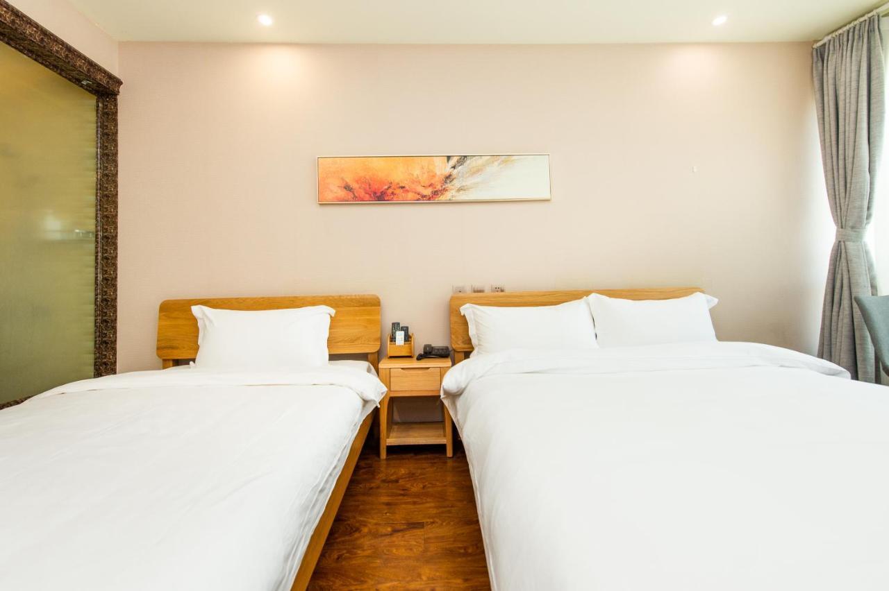 Hotel J