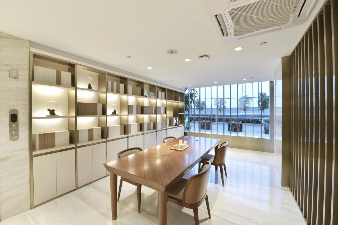 Ji Hotel 3*