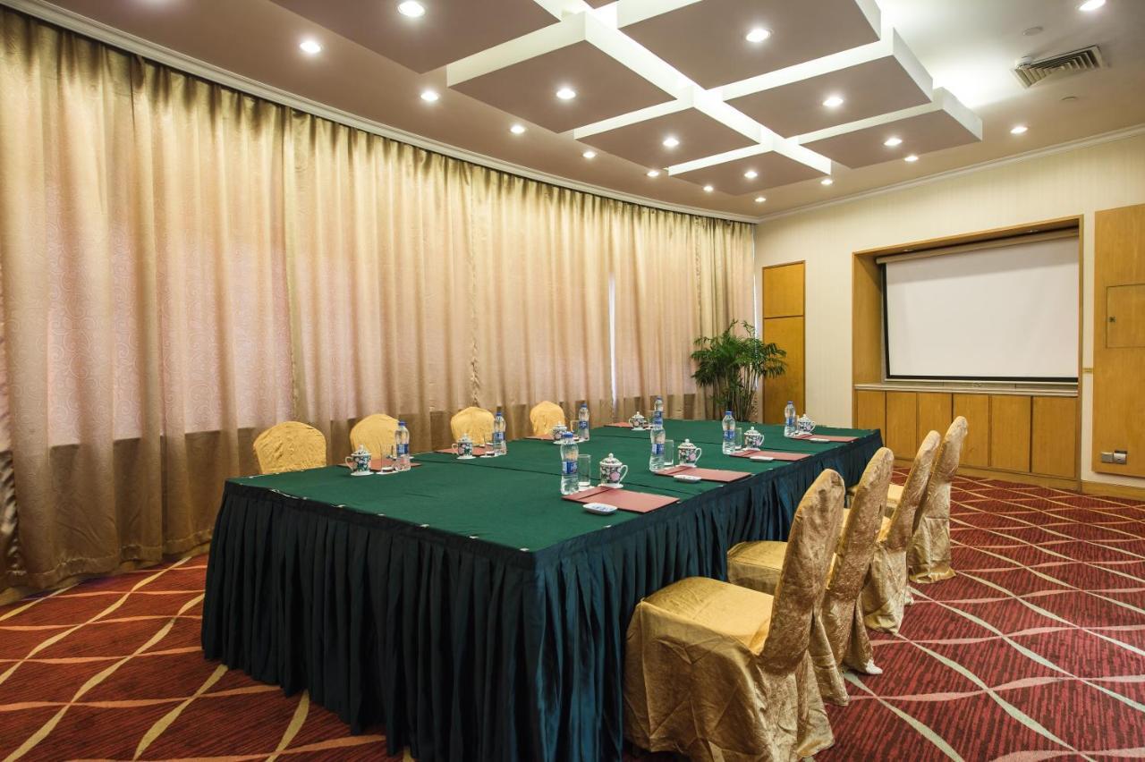 Park By Radisson Downtown 4*