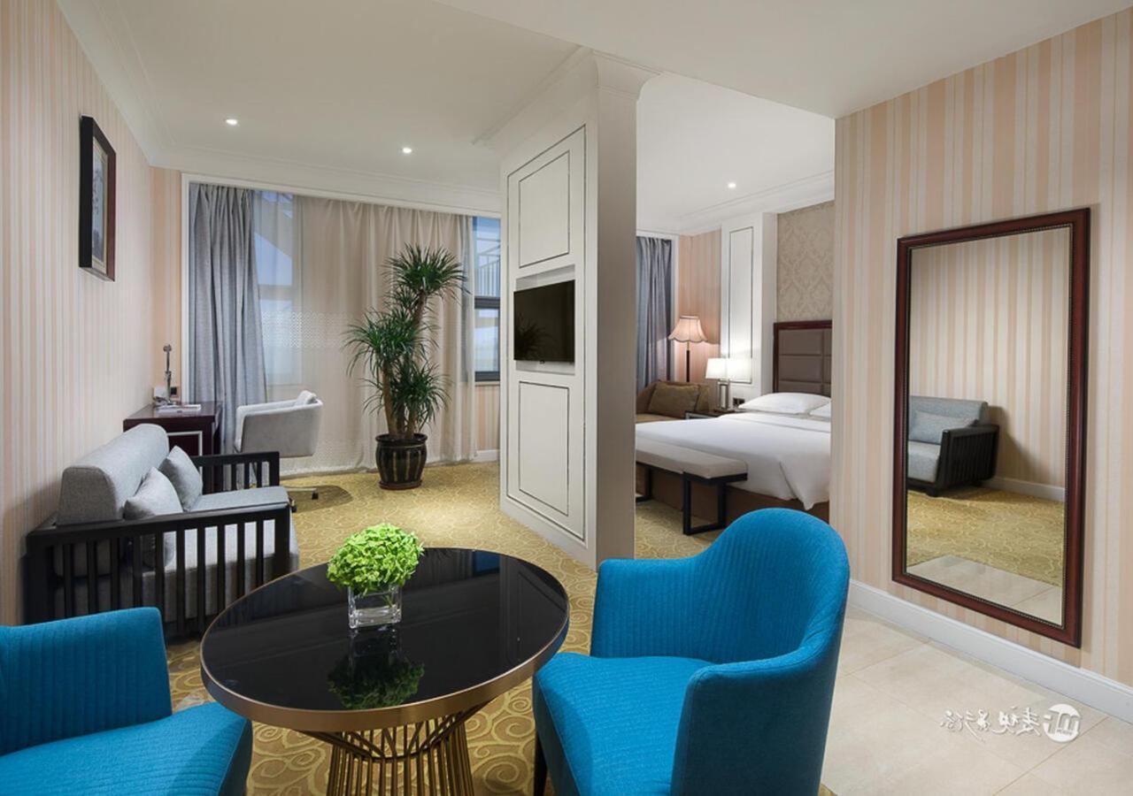 Ramada By Wyndham Pudong 4*