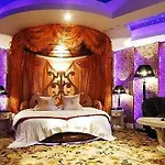8 Colors Hotel
