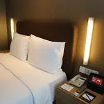 Holiday Inn Express Shanghai Jinsha By Ihg