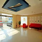 7 Days Inn Shanghai Lujiazui Shimao Binjiang Garden