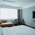 Elong Me Hotel Shanghai Pudong Avenue