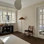 Shanghai Hills& Art Suite 15 - Near Line 1 & 7 Changshu Road Metro