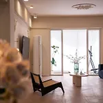 Molly Homestay - Nanjing East Road The Bund 3-Bedroom With Elevator Apartment