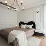 Eastern Hub - Bund Branch French Chic 3-Bedroom Near Xintiandi Haiyue Garden