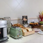 Vienna International Hotel - Shanghai Pudong Airport Free Trade Zone - Free Shuttle Bus To Pvg Airport And Disney Land