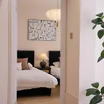 Moli B&B-Right On Nanjing East Road The Bund 2-Bedrooms With Elevator Apart Ment Near The Subway