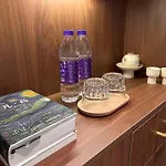 Laylive Good Soundproofing Near The Subway, Us Consulate, Nanjing Road Jing\'An Temple Business District Convenient Transportation Courtyard Music