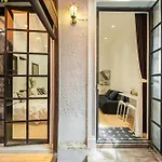 Milan-Twin Bed Apartment With Sunlit Yard