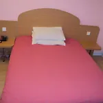 Songtai Hongqiao Hotel