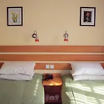 Songtai Hongqiao Hotel
