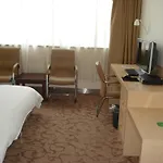 Motel168 Shanghai Jingan Tample Inn