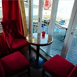 Captain Hostel