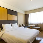 Ji Hotel Shanghai Lujiazui South Pudong Road