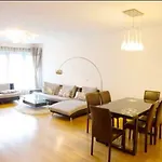 Yopark Serviced Apartment-8 Park Avenue