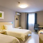 Jinjiang Inn Shanghai Baoshan Gongfu Xincun Hulan Road Subway Station