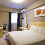 Jinjiang Inn Shanghai Baoshan Gongfu Xincun Hulan Road Subway Station