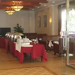 Junius Boutique Hotel