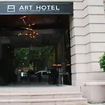 8 Art Hotel