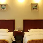 Greentree Inn Shanghai Minhang District Lianhang Road Subway Station Express Hotel