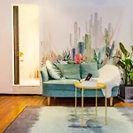 Lazy Apartment - North Linpin Road