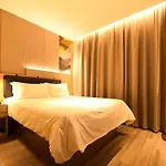 Home Inn Shanghai Lujiazui Babaiban