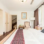 Hongqiao Airport Selected Boutique Villa