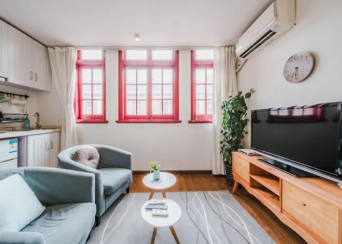 Shanghai Hills&Xing 302 Homestay Near Mid Huaihai Rd And Metro Line 1&13
