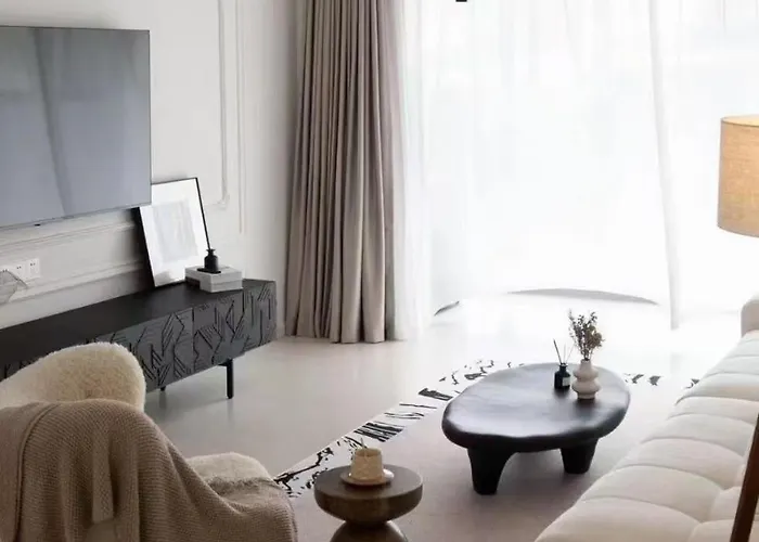 Eastern Hub - Bund Branch French Chic 3-Bedroom Near Xintiandi Haiyue Garden