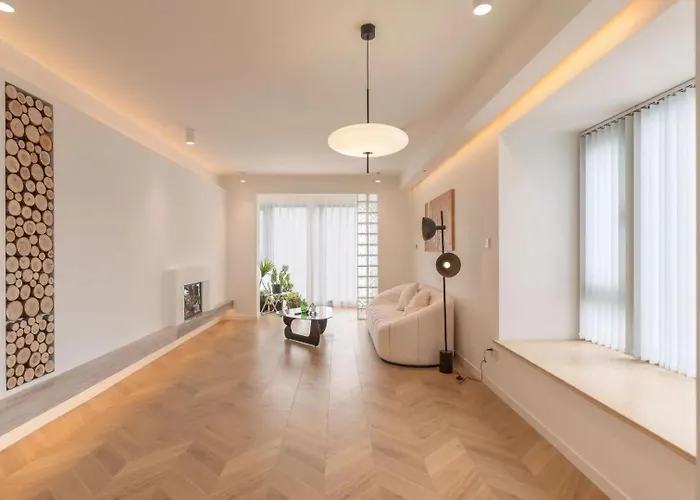 Shanghai Molly B&B- Near Nanjing East Road 2-Bedrooms With Elevator 2 Bathrooms, Bathtub Apart Ment Near The Subway