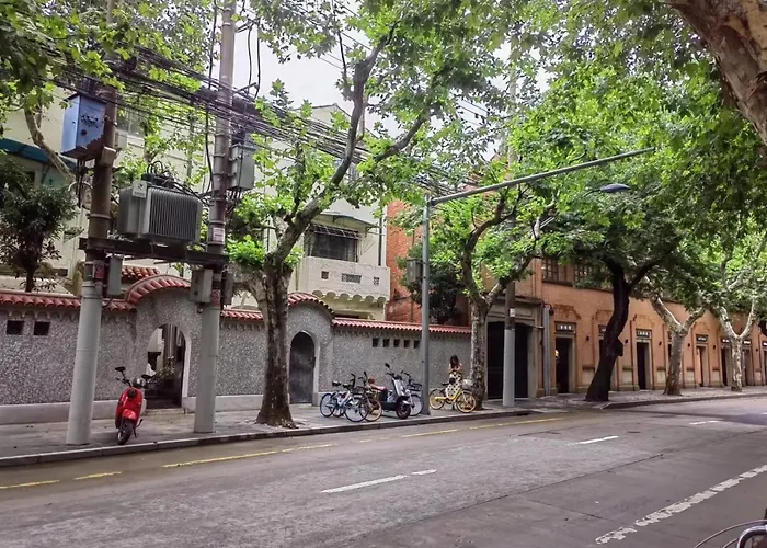 Shanghai Historical 1 Living Room And 1 Bedroom With Garden View Near Jiashan Road And Hengshan Rd