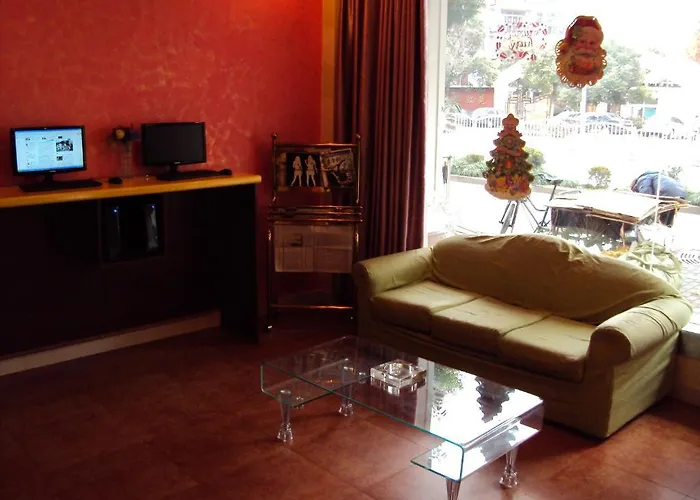 Songtai Hongqiao Hotel