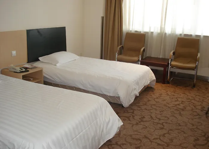 Motel168 Shanghai Jingan Tample Inn