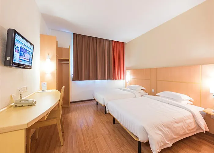 Ibis Shanghai Xujiahui